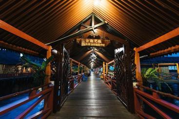 فندق Dragon Inn Floating Resort