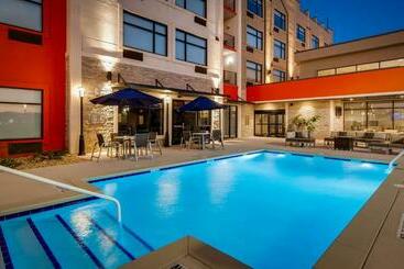 هتل Best Western  Plus Executive Residency Rigby S Water World