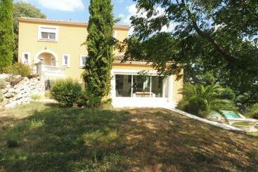 פנסיון Montèze Paradis