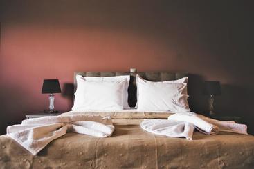 Phaedra Suites