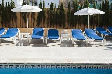 Aparthotel El Faro Marbella