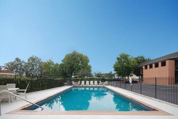 هتل Kennesaw Inn