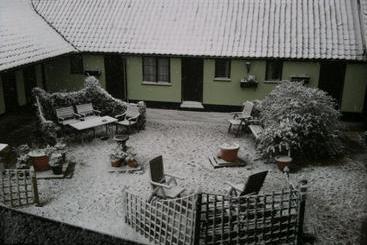 هتل Six Bells Inn