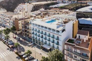 בית מלון כפרי Urban Beach Torrox Costa