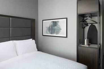 هتل Holiday Inn Express   Boston Logan Airport   Revere, An Ihg