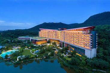 Отель Four Points By Sheraton Guangdong, Heshan