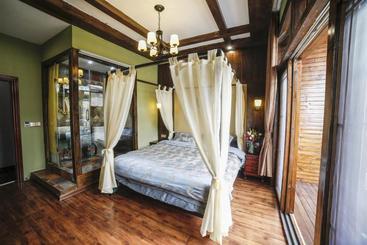 پانسیون Flower Time Inn
