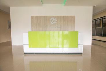 هتل Capital O 3327 Grand Tawiri