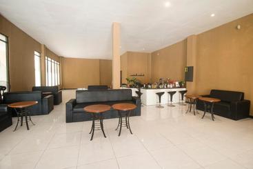 هتل Capital O 3327 Grand Tawiri