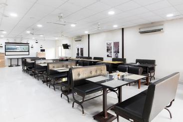 هتل Capital O 71726 Airport Stay Inn