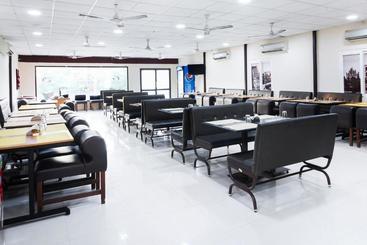 هتل Capital O 71726 Airport Stay Inn