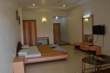 هتل Golden Resort