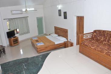 هتل Golden Resort