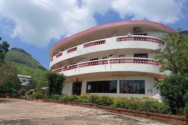 هتل Golden Resort
