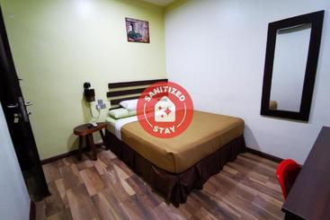 בית מלון כפרי Oyo 90045 Dalyla Inn