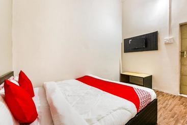 هتل Oyo 69647 Yash Lodge