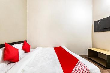 هتل Oyo 69647 Yash Lodge