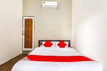 هتل Oyo 69647 Yash Lodge