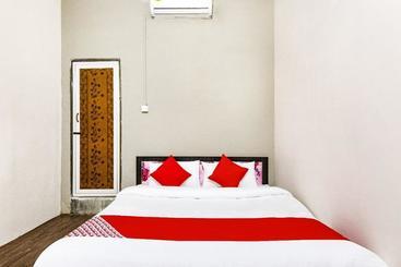 هتل Oyo 69647 Yash Lodge