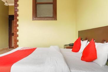 هتل Oyo 71508  Grand Sitara