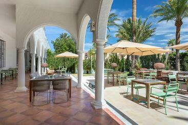 호텔 Zahara Resorts & Villas