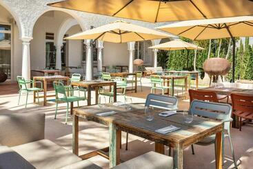 호텔 Zahara Resorts & Villas