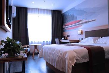 Thank Inn Chain Hotel Anhui Anqing Yixiu District Seven Street Wenyuan Family