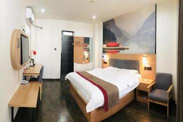 Thank Inn Chain Hotel Tibet Shigatse Sangzhuzi District Intersection Of Race Course