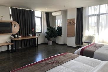 Thank Inn Chain Hotel Tibet Shigatse Sangzhuzi District Intersection Of Race Course