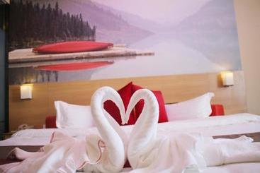 هتل Thank Inn Plus  Kunming Shuntong International Ginza Avenue Store
