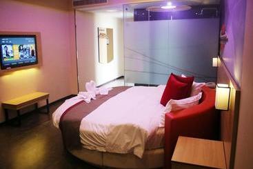 هتل Thank Inn Plus  Kunming Shuntong International Ginza Avenue Store