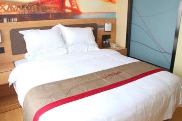 Thank Inn Plus Hotel Jilin Siping Gongzhuling High-speed Railway South Station