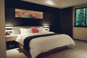 Thank Inn Plus Hotel Zhejiang Huzhou Taihu Lake Road Wu Xing Area