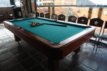 هتل Coronado Suites