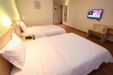 هتل 7days Inn Urumuqi West Kashi Road Airport
