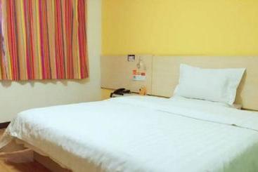 هتل 7days Inn Urumuqi West Kashi Road Airport