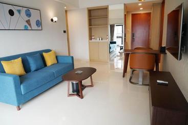 هتل Donghua Apartment