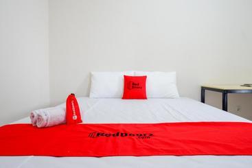 پانسیون Reddoorz Near Lippo Plaza Buton