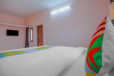 پانسیون Compact Studio Near Mudhaliarpet