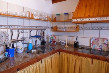 Casas Pedro Y Carmen