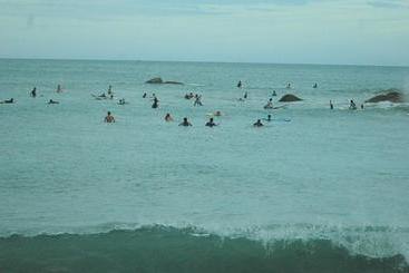 هتل Abia Surf Camp