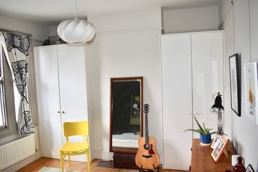 Spacious Family Home With Garden