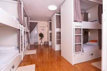 هاستل хостел Friends House