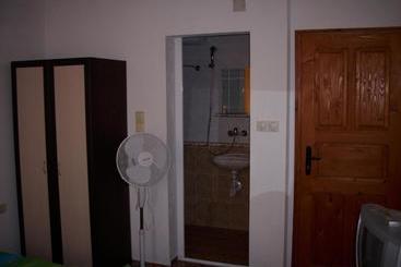 پانسیون Georgievi Guest House