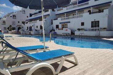 هتل آپارتمان Los Cristianos Port Royal New