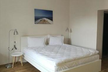 پانسیون Jules Home