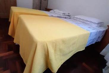 Yellow Hostel Praia Da Costa