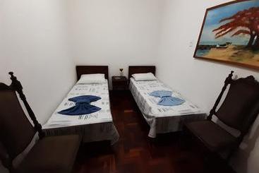 Yellow Hostel Praia Da Costa