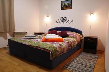 پانسیون Apartman Baron