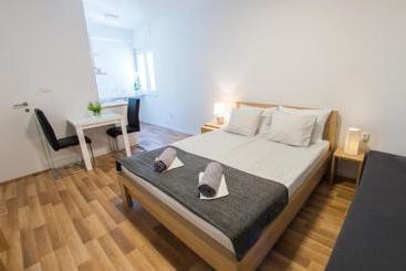 پانسیون Comfort Apartments M&s